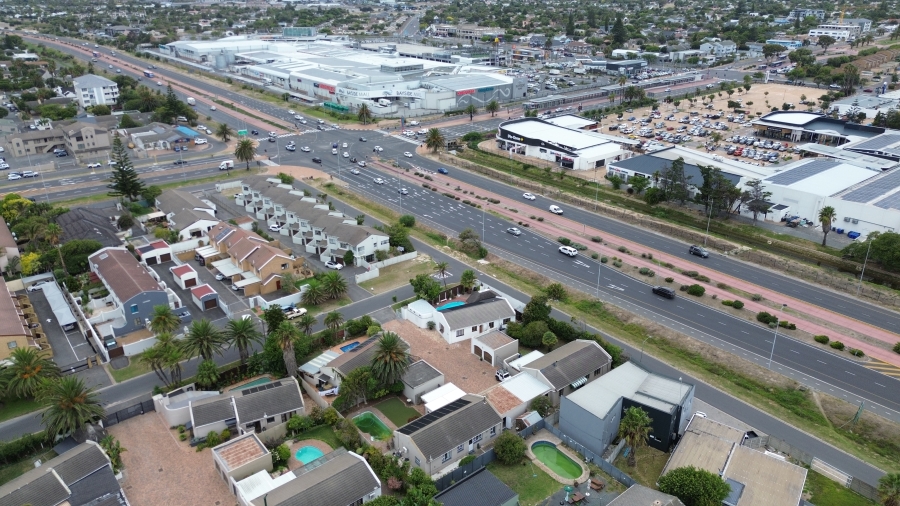 Commercial Property for Sale in Waves Edge Western Cape